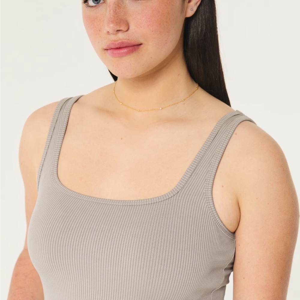 Set of 2 Hollister Square neck ribbed tank tops nwot